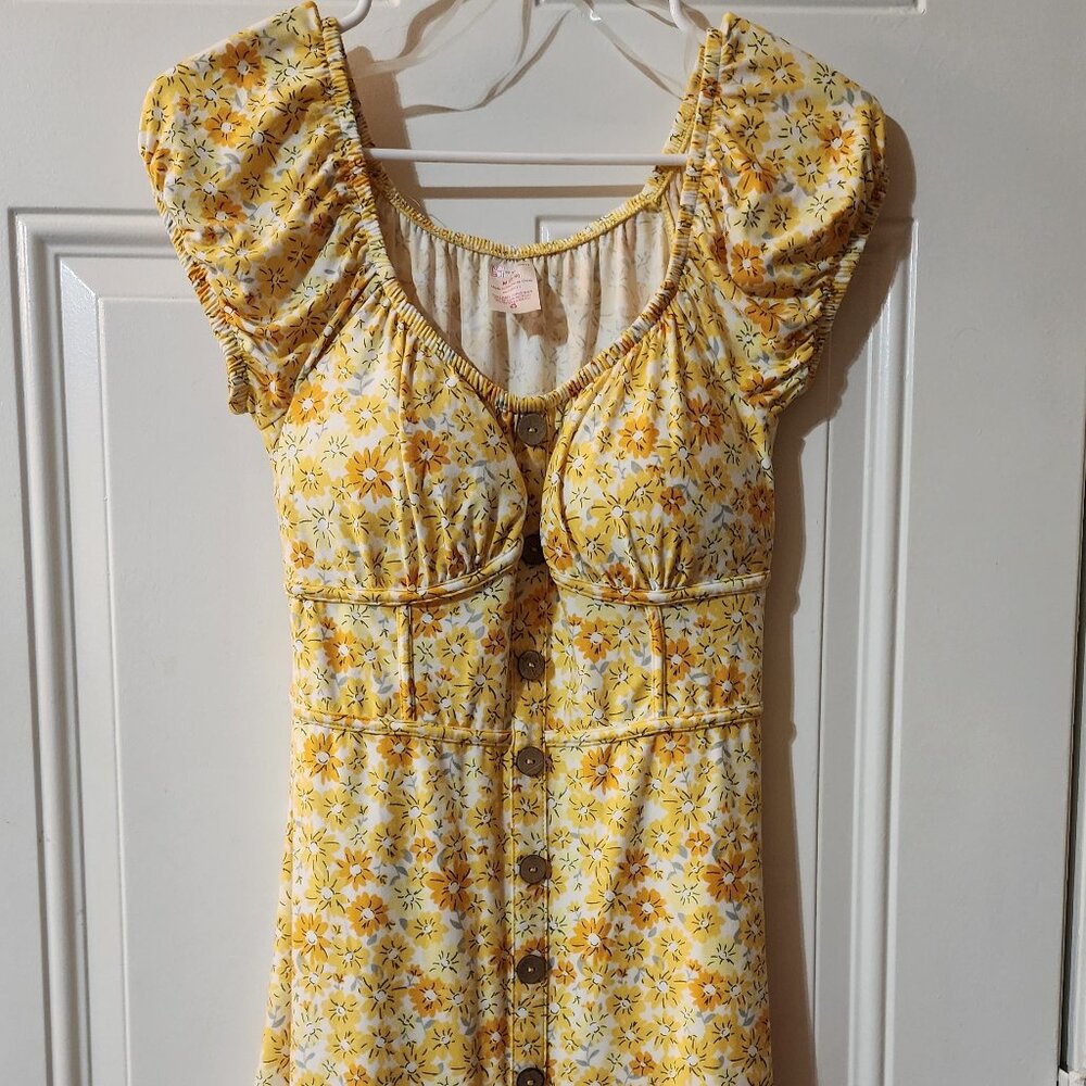 Super Cute Yellow Floral Sun Dress Size Medium